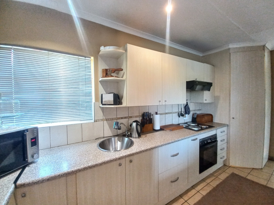 3 Bedroom Property for Sale in Safari Gardens North West